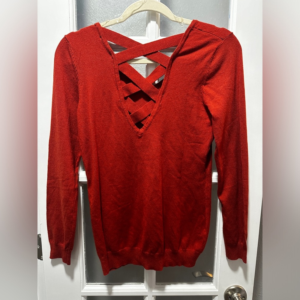 NWOT LOVE ELLIE Mia Back Detail Sweater - Picture 3 of 5